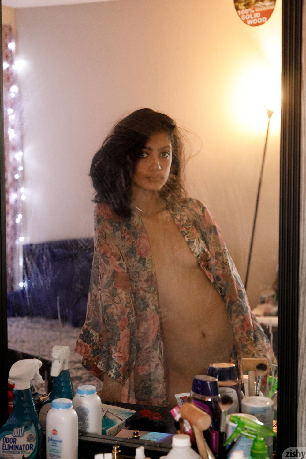 1000px x 1500px - Ushna Malik Nude in her Room