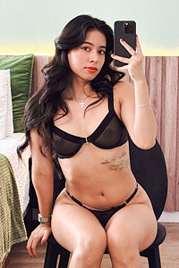 Leyla Grey Erotic Selfies